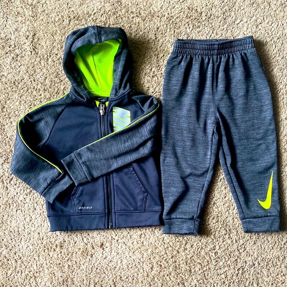 Nike Dri-Fit Jacket and Pants 2 Piece Set (24 Mon)